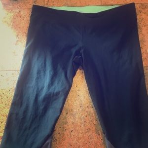 UnderArmour HeatGear Compression Capris XL